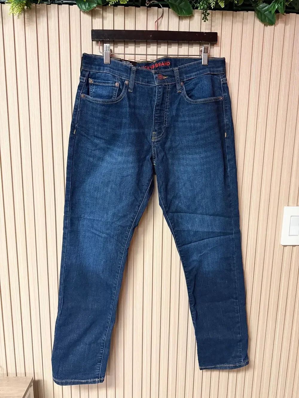 Lucky Brand 410 Athletic Straight Jeans Dark Wash 30x30 Mid Rise Stretch